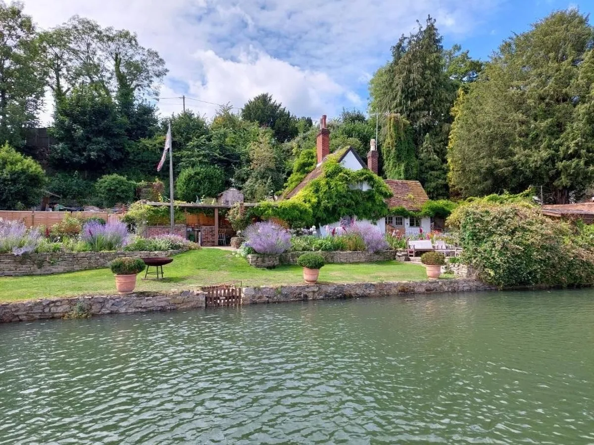 Where to Stay in the Hamble Valley