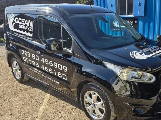 Ocean Sprayz: Precision Vehicle Body Repairs in Netley