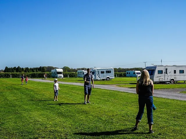 Sunnydale Farm Caravan Park, Netley