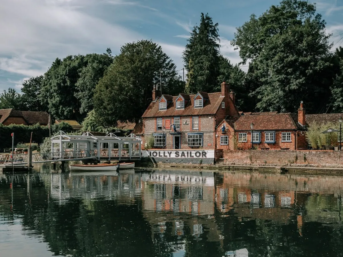 Where to Eat & Drink in Hamble
