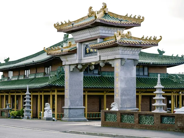 Exterior of Kams Palace on Bridge Road, Park Gate